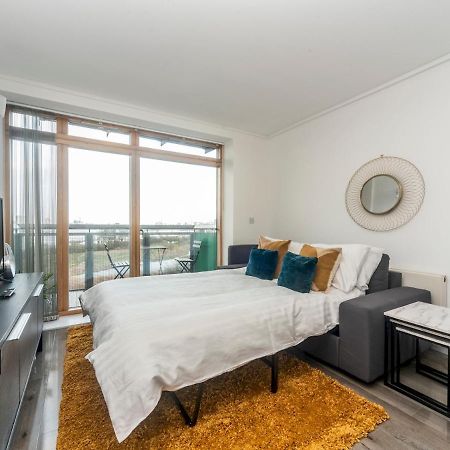 Pass The Keys Riverside Amazing Flat In London Close To The O2 Ngoại thất bức ảnh